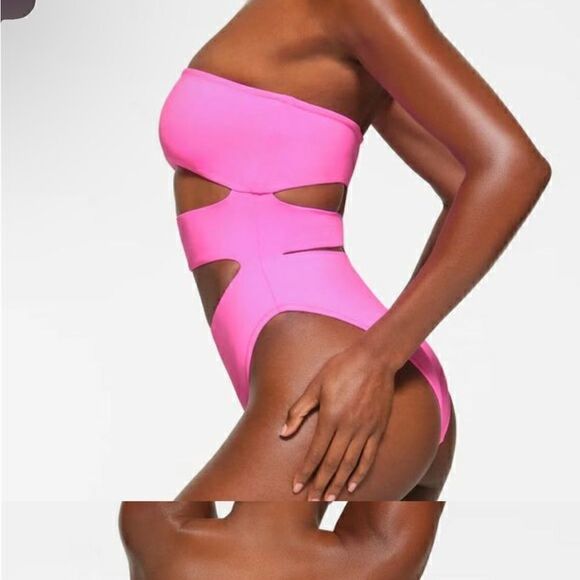 NWT SKIMS STRAPLESS CUTOUT MONOKINI IN TAFFY SIZE M - Picture 3 of 5